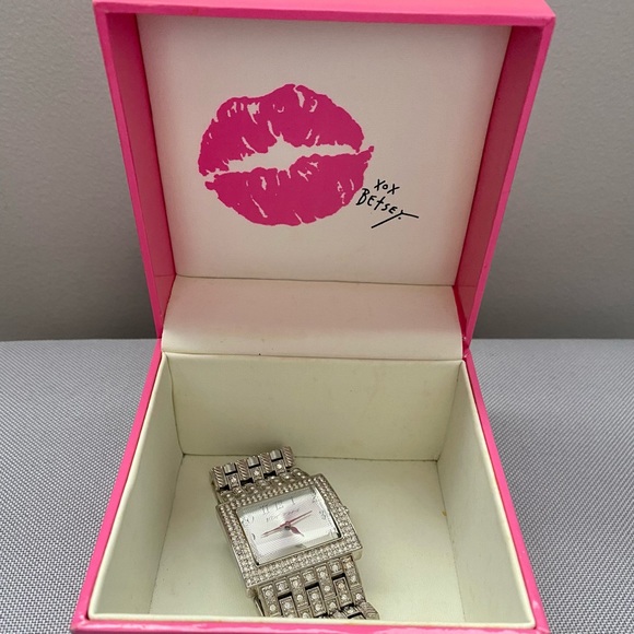 ✨Host Pick✨Betsey Johnson Crystal Watch - Picture 10 of 11